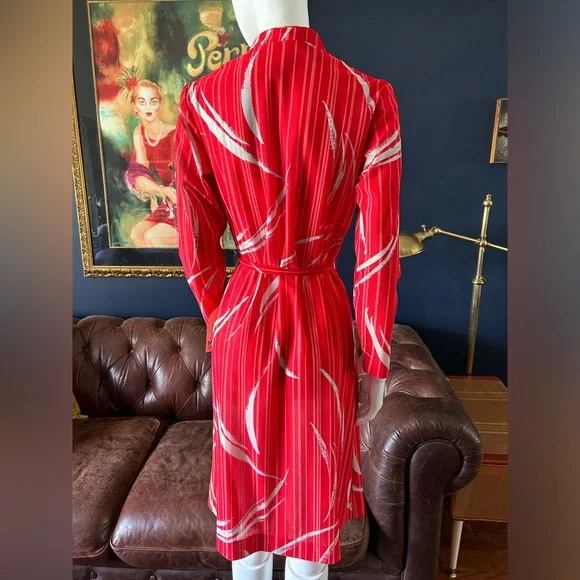 SOLDSOLDSOLD Deadstock 1970s red tie waist dress - Picture 7 of 7